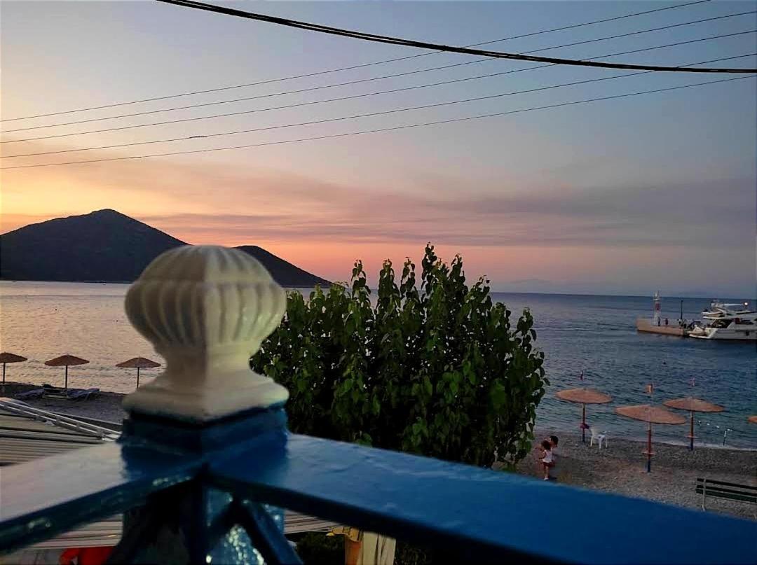 Oceanis Hotel Tirós エクステリア 写真